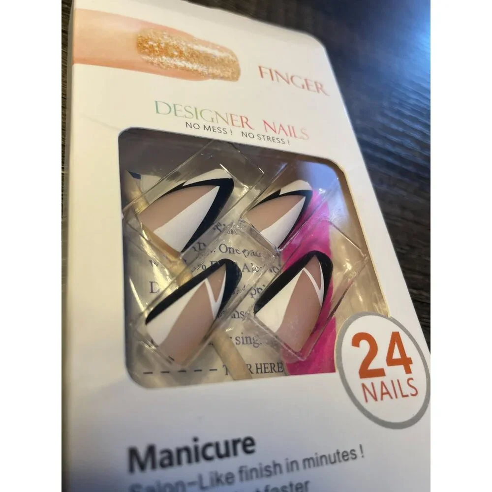 24pcs nail art nails press‎ on medium length nude black and white